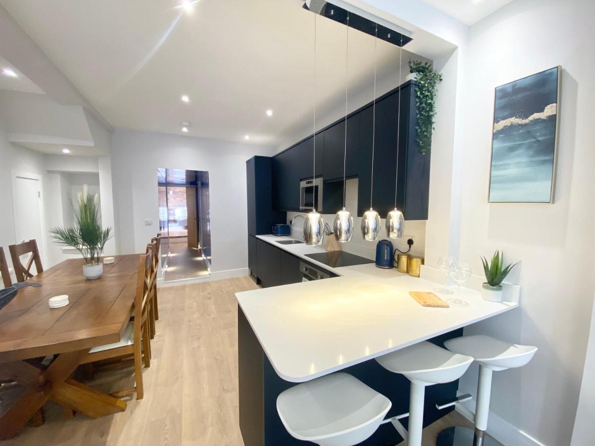 Cloud9 Guest House - By Coastline Retreats - 2 Bedroom Self Contained Garden Flat - Luxury Bath, Netflix, Superfast Wifi, Parking Included Μπόρνμουθ Εξωτερικό φωτογραφία