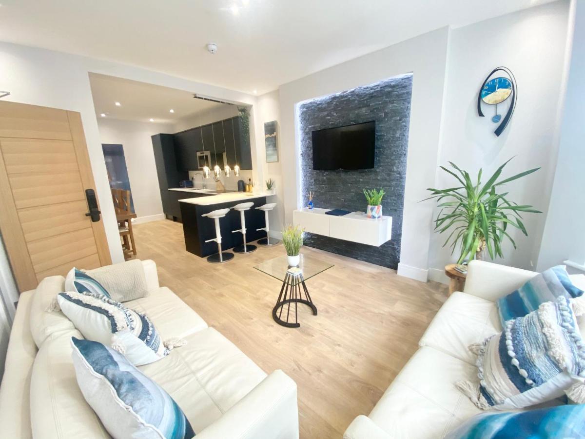 Cloud9 Guest House - By Coastline Retreats - 2 Bedroom Self Contained Garden Flat - Luxury Bath, Netflix, Superfast Wifi, Parking Included Μπόρνμουθ Εξωτερικό φωτογραφία